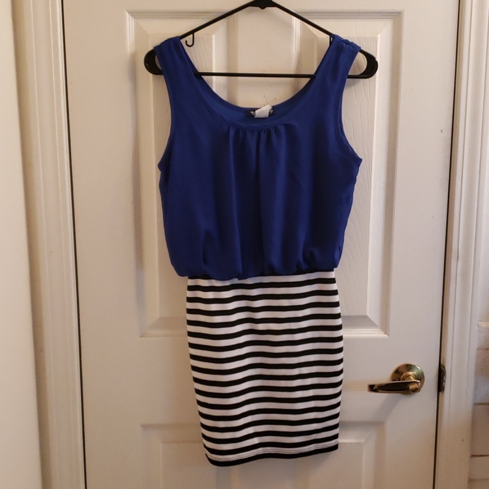 🤯3/$12. 579 Blue Black & White Sleeveless Dress S